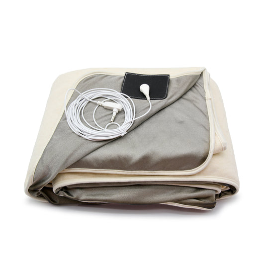 Grounding throw blanket